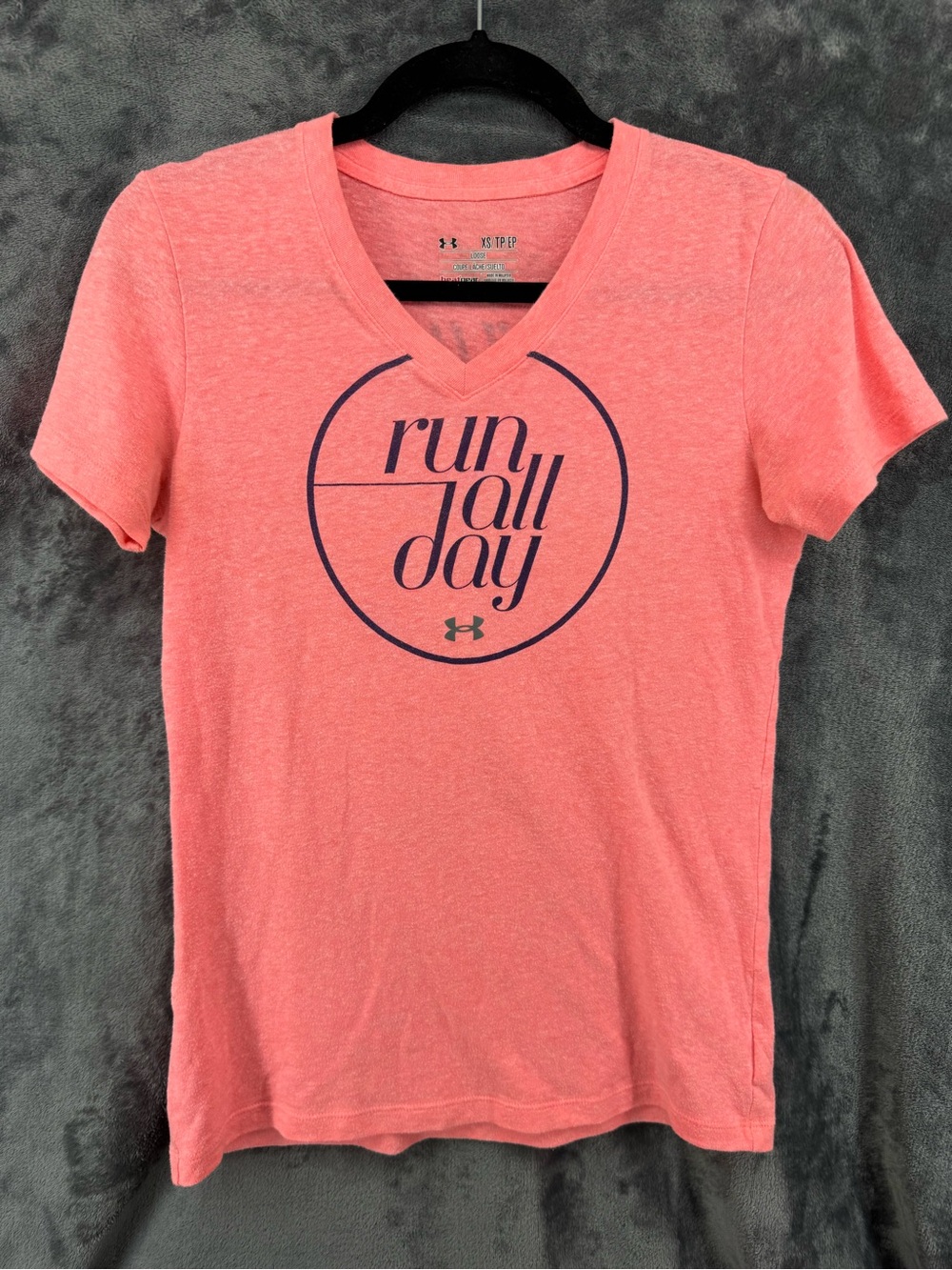 Under Armour UA Coral V-Neck Run All Day Run All Night T-Shirt Size XS